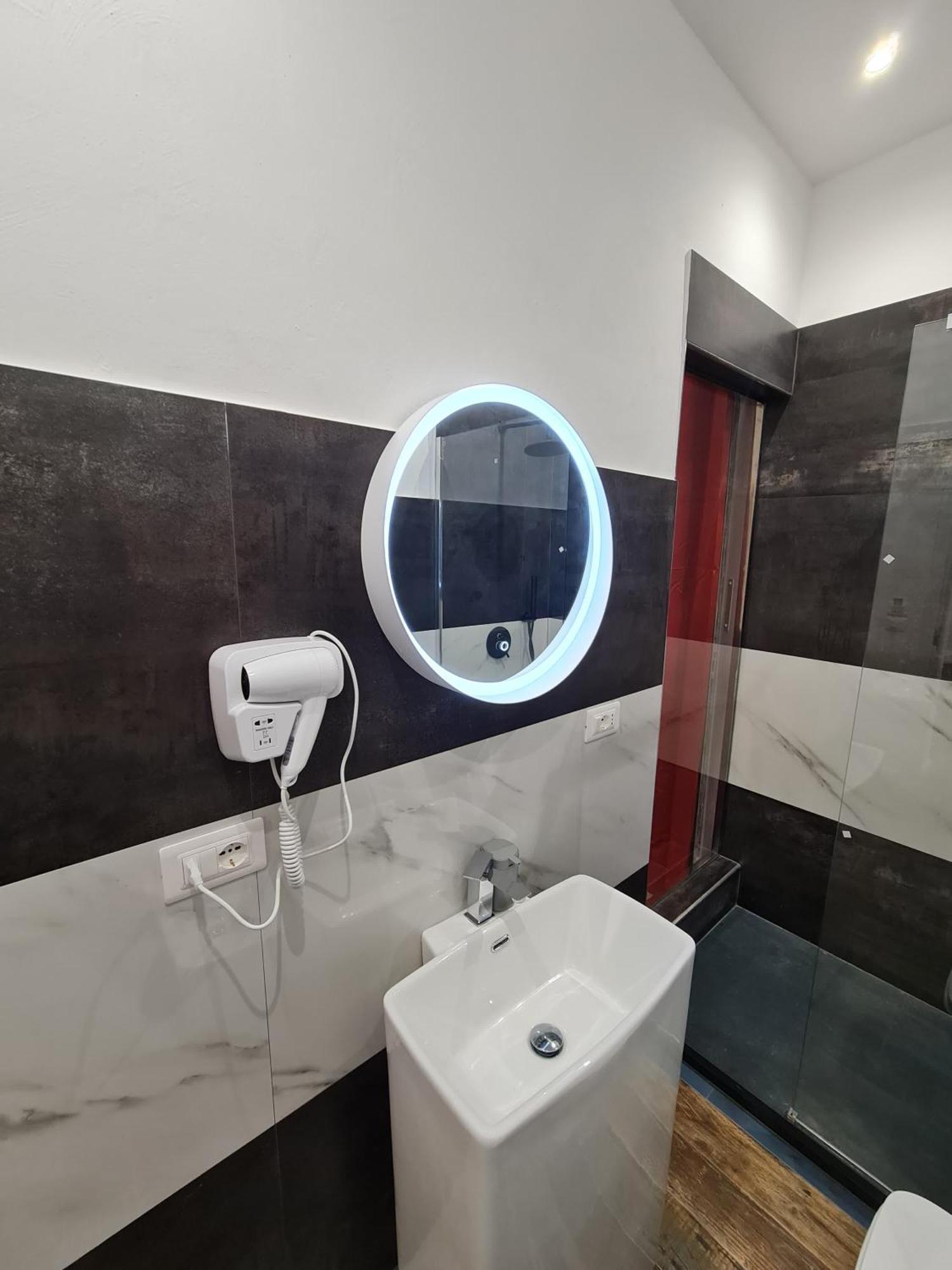 Ricci 16 - Suite & Rooms Livorno Buitenkant foto